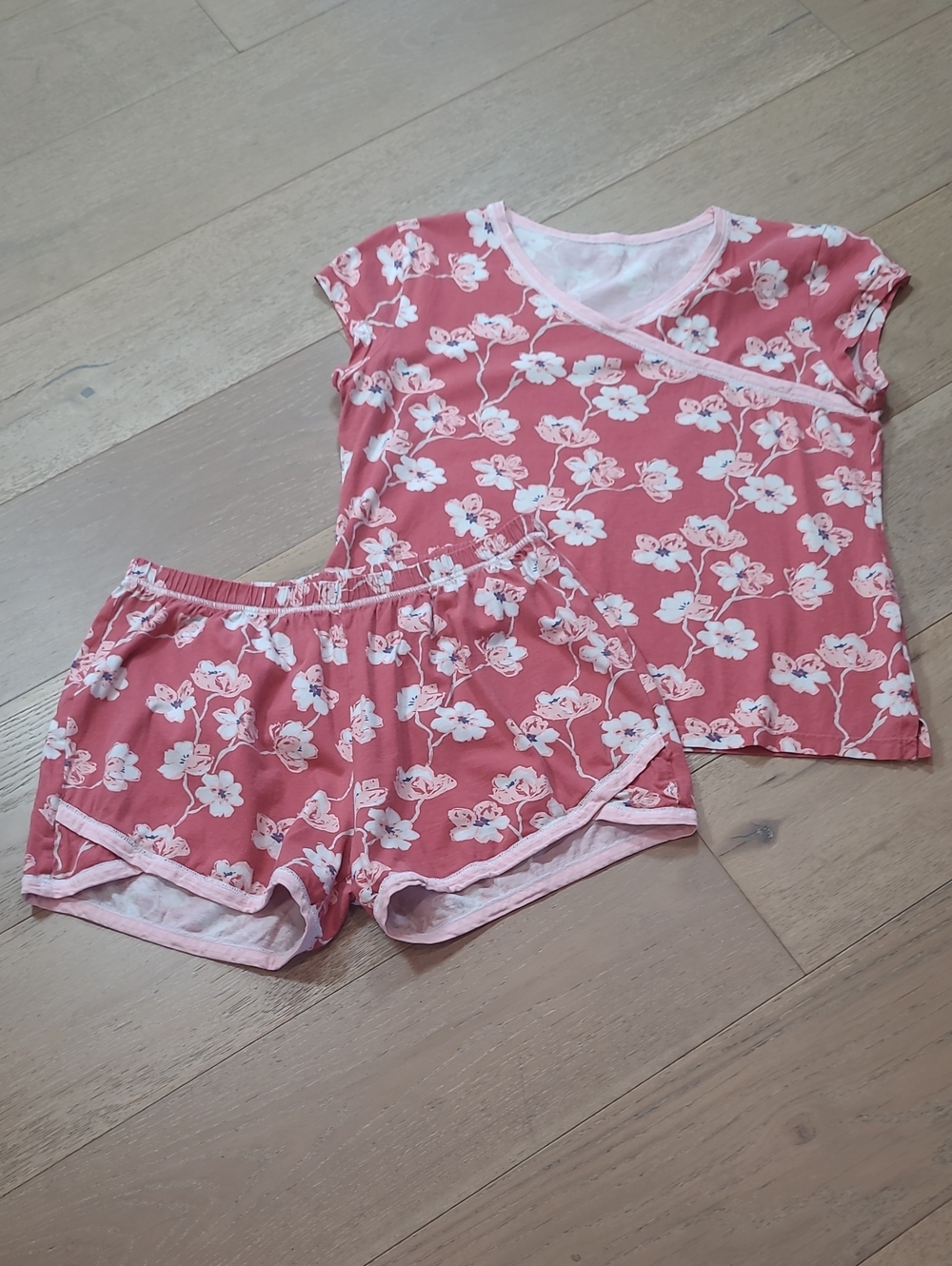 Garnet Hill Pajama Set Women's sz M Dusty Red/Pink Floral Shirt/Short Set